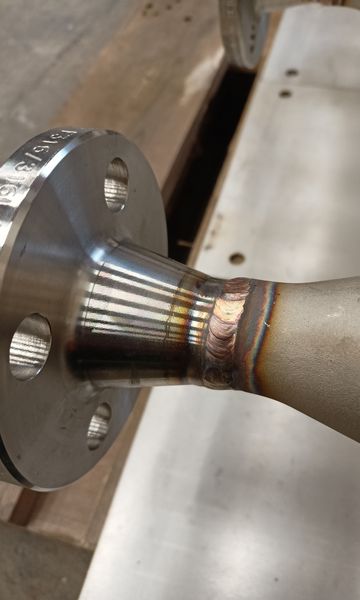 Konstrukcje i systemy rurowe