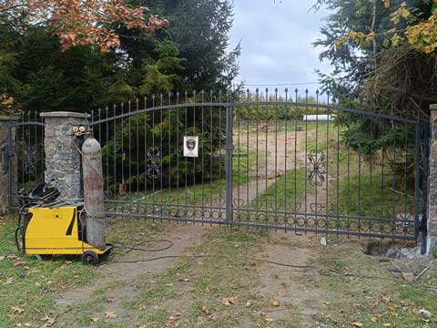 Ogrodzenie ze stali węglowej