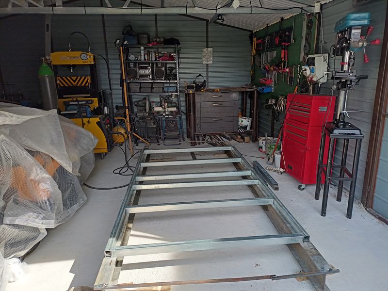 Konstrukcje przyczep i wózków