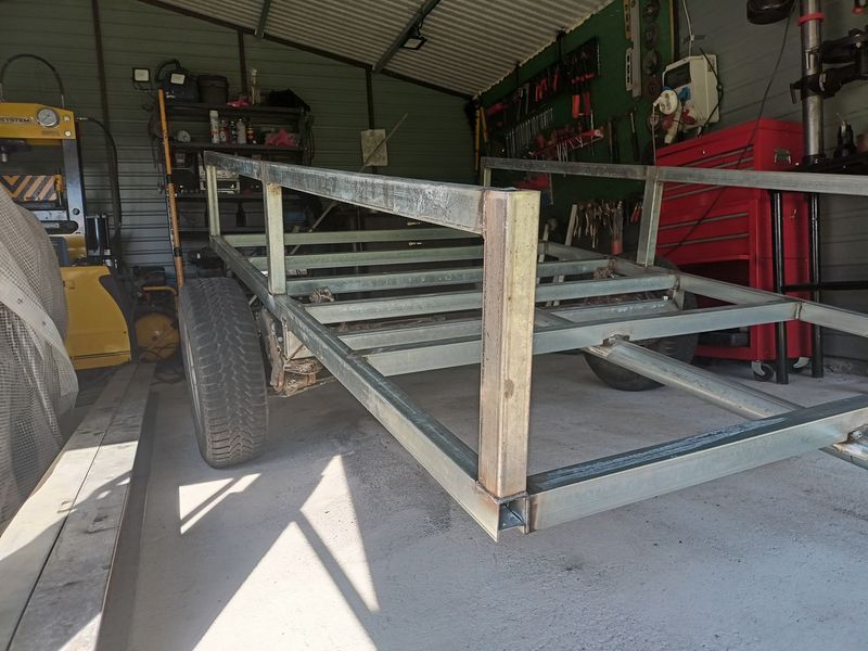 Konstrukcje przyczep i wózków